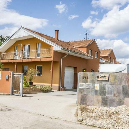 Penzion U Dablova Kopyta Rakvice Bagian luar foto