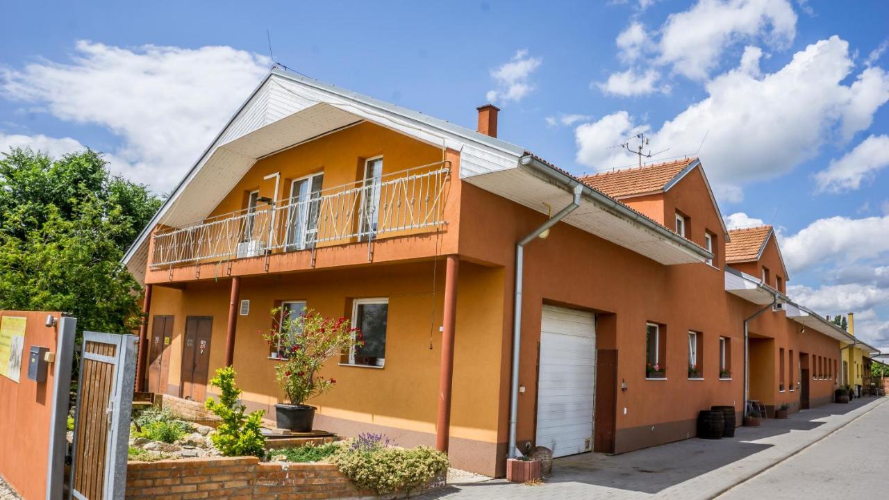 Penzion U Dablova Kopyta Rakvice Bagian luar foto