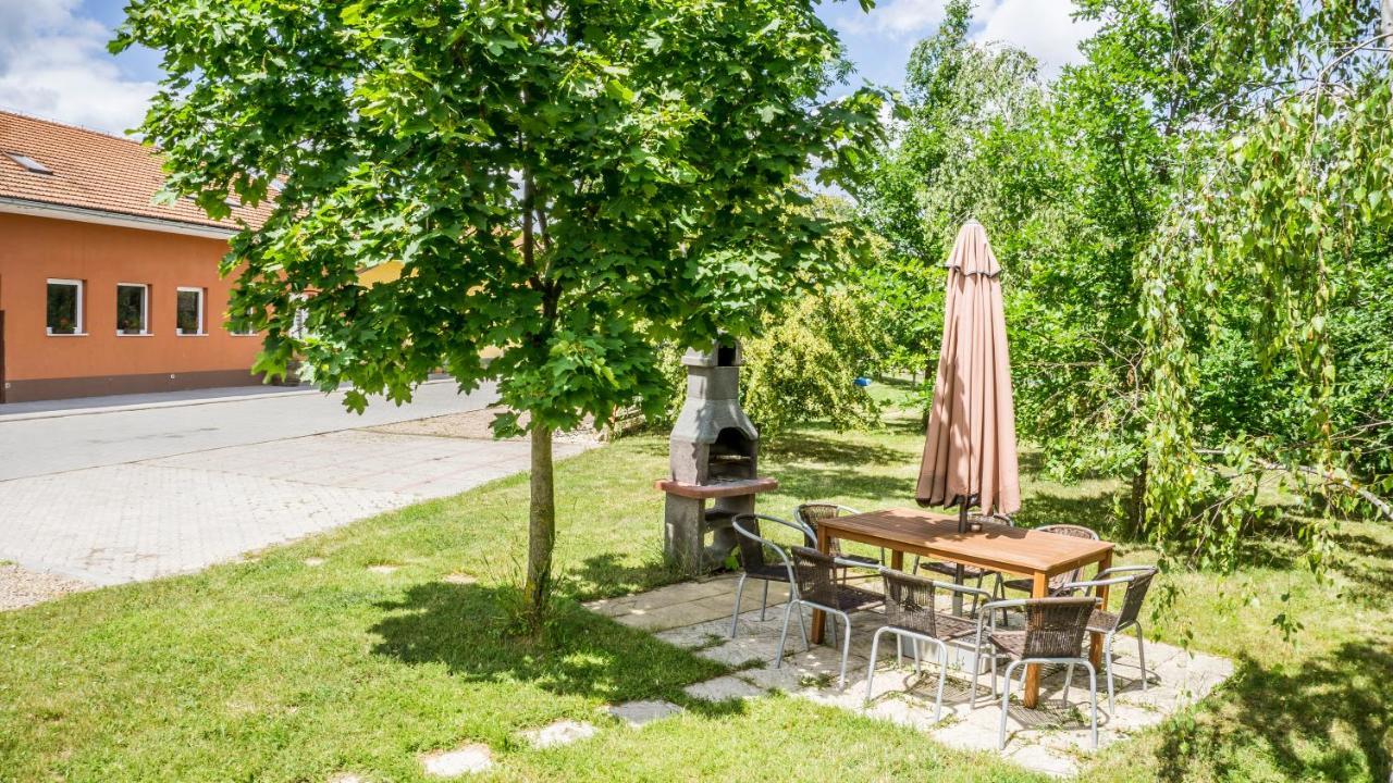 Penzion U Dablova Kopyta Rakvice Bagian luar foto